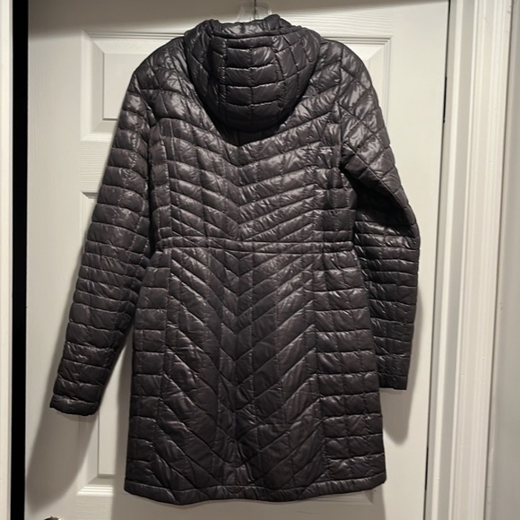 The North Face Thermoball jacket/coat. Grey Women size Medium - Picture 4 of 6